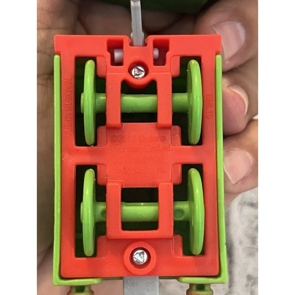 Thomas & Friends Trackmaster Motorized Engine & Tender Henry Working 2013